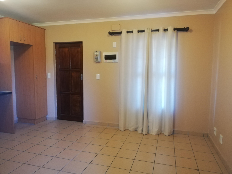 To Let 1 Bedroom Property for Rent in Lansdowne Western Cape